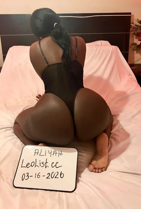 CHOCOLATE GFE FREAK👅 - 22 - Photo 1 of 9