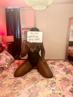 CHOCOLATE GFE FREAK👅 - 22 - Photo 2 of 9