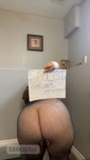 sexy thick latina only here for a limited time so come papii - Photo 10 of 13