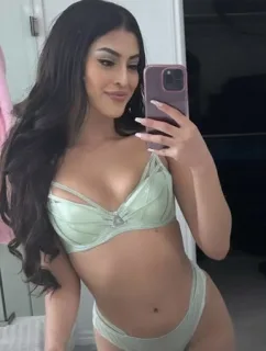 • Black hair - brown eyes - 5'1 - 105lbs - 34B • playful & friendly • naughty & sweet •... - Photo 11 of 11