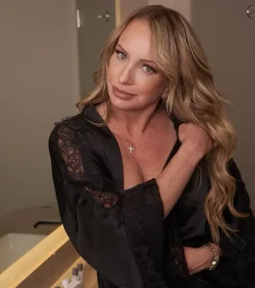 hi there!. my name is Annie a playful georgeous and sophisticated b mature mommy with heart... - Photo 10 of 10