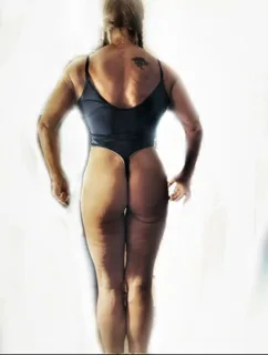 Muscle MILF Danforth and Logan - Photo 3 of 12
