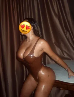 HOT, SEXY & HUNGRY GIRLS - Photo 6 of 10