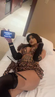 Hey there, Im Yasmin , a cute petite 5'7 100 pound , 34cpretty face. - Photo 1 of 6