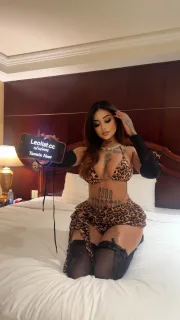 Hey there, Im Yasmin , a cute petite 5'7 100 pound , 34cpretty face. - Photo 2 of 6