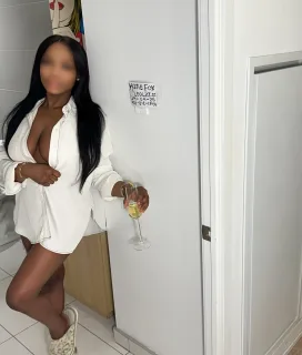 Hello Gentlemen, I' m KATIE FOX . - Photo 20 of 21