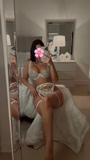 Sabrina ʀᴇᴀʟ&ᴠᴇʀɪꜰɪᴇᴅFrench-CanadianSensual brunette - Photo 3 of 24