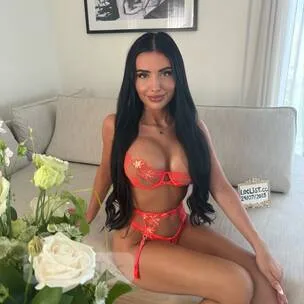 Lily Rose - Honey, you’re finally home ! - Photo 5 of 12