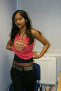 100hh Hot and sexy indian girl in your city - Photo 4 of 4