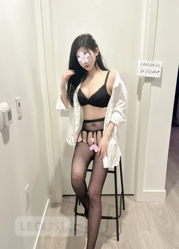 new beauty student arrived - Photo 1 of 9
