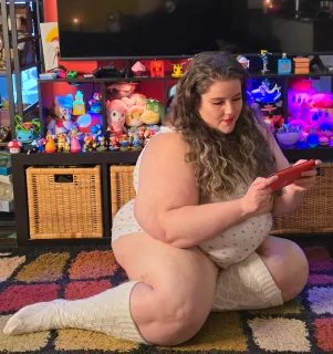 Mario Cart and a BJ ? Bbw Peach has you covered ! - Photo 2 of 9