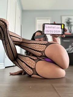 new and young girl ready to anjoy fetish / clean - Photo 9 of 11