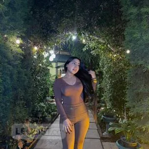 Brown Indian girl available for service - Photo 10 of 10
