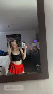 AIRPORTTINY POLISHBLONDEPARTY SNOWBUNNYELLIE IS BACK - Photo 11 of 16