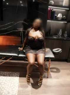 IN/Out HOT EBONY YOUNG&BIG BREAST,FREAKY&QUEEN DEEP - Photo 3 of 7