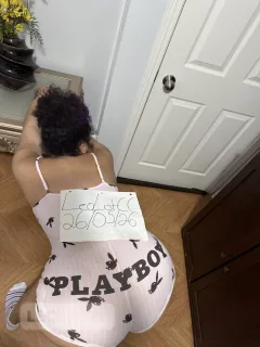 New, sweet, and sexy caramel baddie - Photo 5 of 14