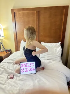 TINY POLISHPARTYBLONDESNOWBUNNYQUEEN ELLIE IS BACK