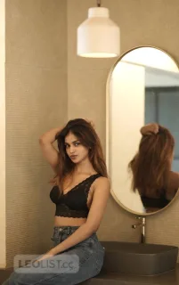 Hot Indian punjabi student girl available for fun - Photo 3 of 7