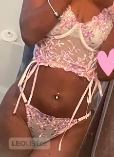 Slim Petite ebony queen - Photo 3 of 4