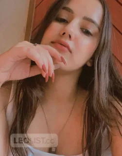 missisusaga hot indian girl available - Photo 5 of 5