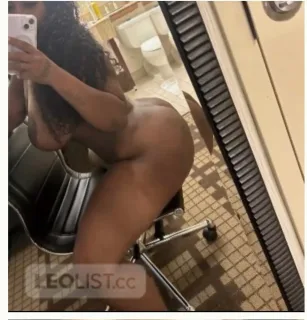 HOT HORNEY SEXY SENSUAL OPEN MINDED BLACK BEAUTY - Photo 2 of 7