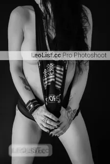 Sexy Sloane - Photo 2 of 20