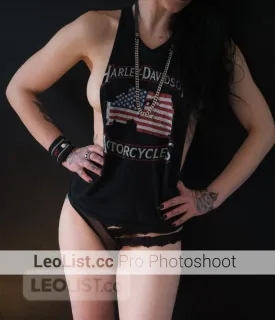 Sexy Sloane - Photo 18 of 20