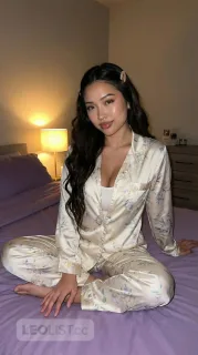 Hi, I am Cindy. real and most recent pic.Dundas & Trafalgar - Photo 2 of 5