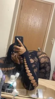 Sneak Away Today JUiCY PuSSy BiG Booty Freak - Photo 3 of 9