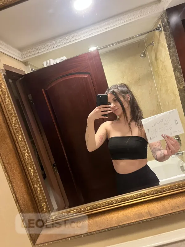petite, stunning, & slutty of:ariiiaaaa - Photo 1 of 13