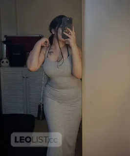 Hot and sexy Indian with natural curves - Photo 4 of 5
