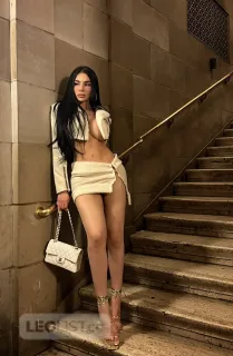 MEXICAN BARBIE REAL BOMBSHELL GFE KISSES - Photo 24 of 29