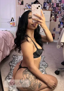 SEXY FREAKY Brazilian BOMBSHELL Don’t Miss - Photo 1 of 7