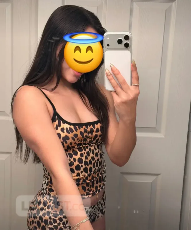 Sexy latinas - Photo 1 of 12