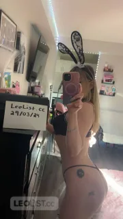 fit clean & young mixed european native girl