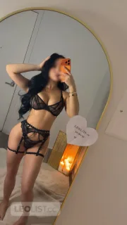 𝐎𝐔𝐓𝐂𝐀𝐋𝐋𝐒 𝐇𝐨𝐭𝐭 𝐚𝐧𝐝 𝐇𝐨𝐫𝐧𝐲 𝐁𝐫𝐮𝐧𝐞𝐭𝐭𝐞 𝐁𝐮𝐧𝐧𝐲 - Photo 1 of 10