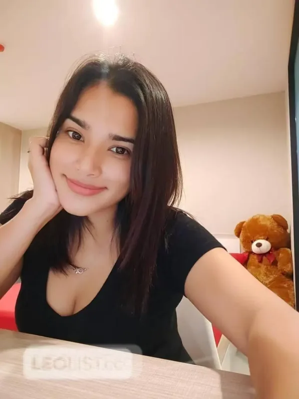 New Girl in Town - Photo 1 of 7