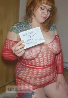 Sensual Chubby natural redhead NERD GFE kisses cuddle fetish - Photo 8 of 24