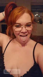 Sensual Chubby natural redhead NERD GFE kisses cuddle fetish - Photo 13 of 24