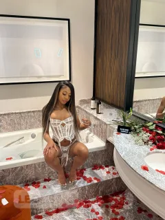 Exotic beauty available now! - Photo 2 of 7
