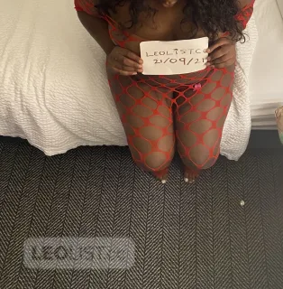 (AIRPORT ROAD MAGIC MOUTH GODDESS EBONY BIG BOOTY :) - Photo 4 of 9