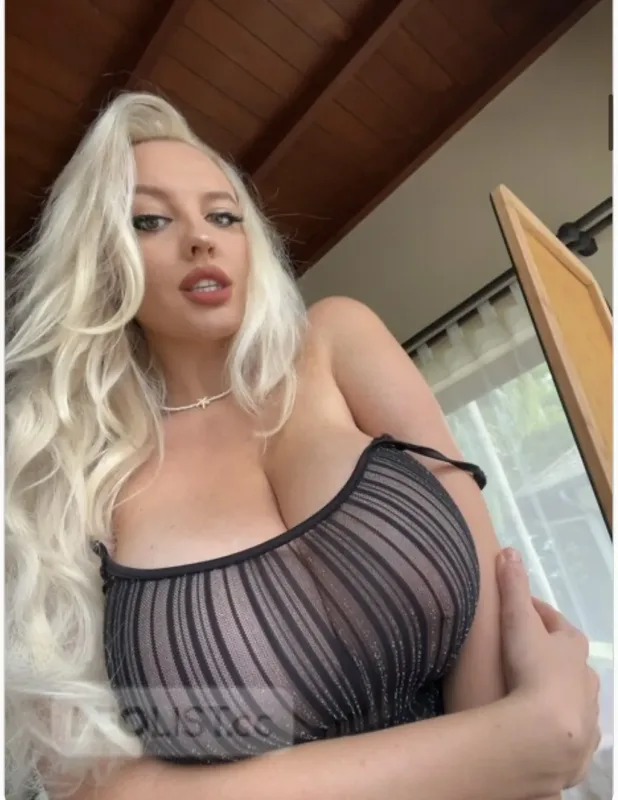 Sexy blonde party girl - Photo 1 of 9