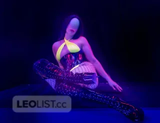 MISTRESS ARIAL - SURRENDER 2 ME - NAUGHTY SUBS WANTED - Photo 4 of 7