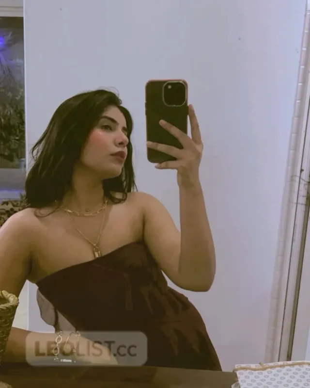 Exotic Brown Beauty Ready to Brighten Your Day - Photo 1 of 4