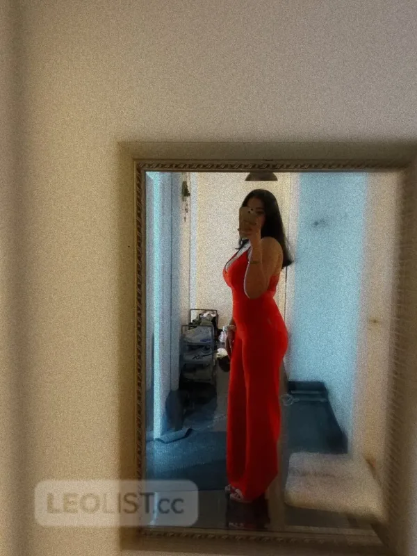 indian girl available for service - Photo 1 of 4