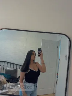 indian girl available for service - Photo 2 of 4