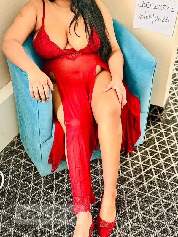 HOT PUNJABI INDIAN GIRL HERE TO RELAX USPECIAL RATES - Photo 1 of 10
