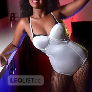 Monday topdrawerladies! Catalina, Esther & Disha+3 markham - Photo 10 of 12