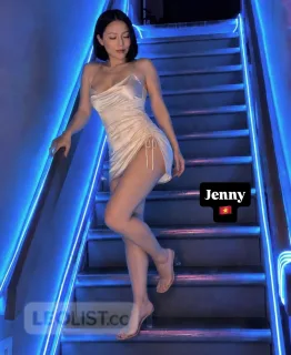 Helen Young Petite Sexy tight Viet package Ultimate GFE - Photo 4 of 12