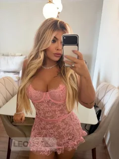 Sofhia Girlfriend & PartyGirl - Photo 14 of 14